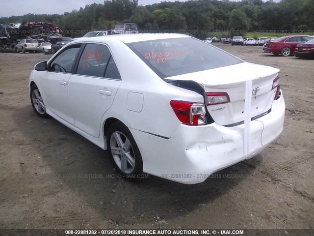 4T1BF1FK4EU311755 - 2014 TOYOTA CAMRY L/SE/LE/XLE 白色 照片 3