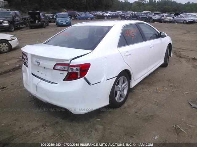 4T1BF1FK4EU311755 - 2014 TOYOTA CAMRY L/SE/LE/XLE 白色 照片 4