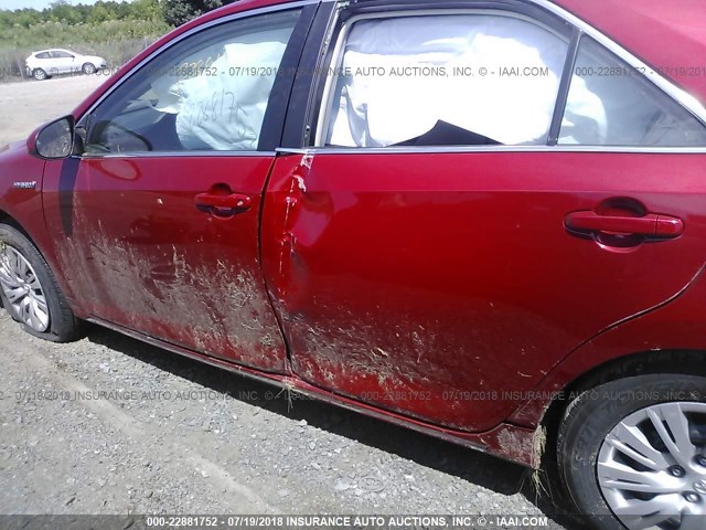 4T1BD1FK6CU061213 - 2012 TOYOTA CAMRY HYBRID/LE/XLE 红色 照片 6