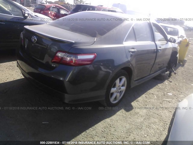 4T1BK46K27U522369 - 2007 TOYOTA CAMRY NEW GENERAT LE/XLE/SE GRAY photo 4