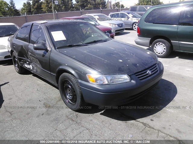 JT2BF22K2V0080936 - 1997 TOYOTA CAMRY LE/XLE 灰色 照片 1