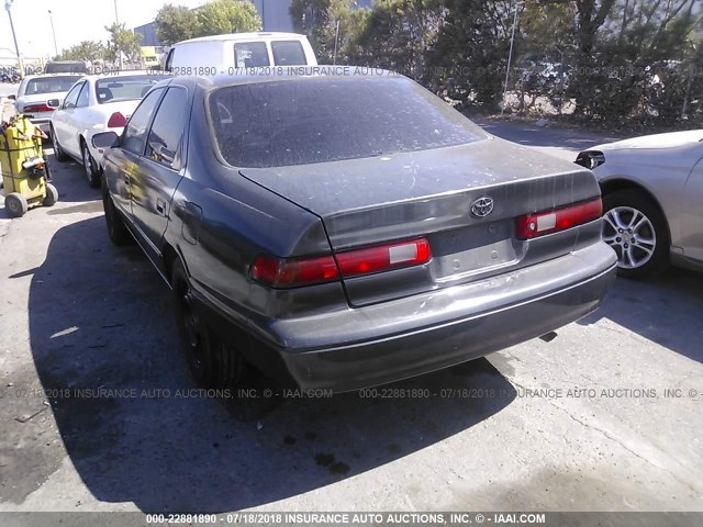 JT2BF22K2V0080936 - 1997 TOYOTA CAMRY LE/XLE 灰色 照片 3