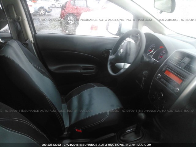 3N1CE2CP2GL365945 - 2016 NISSAN VERSA NOTE S/S PLUS/SV/SL/SR SILVER photo 5
