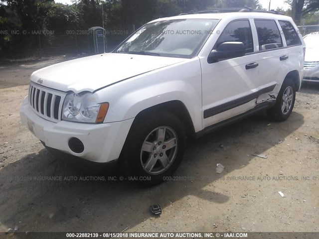 1J4GR48KX5C695766 - 2005 JEEP GRAND CHEROKEE LAREDO/COLUMBIA/FREEDOM 白色 照片 2
