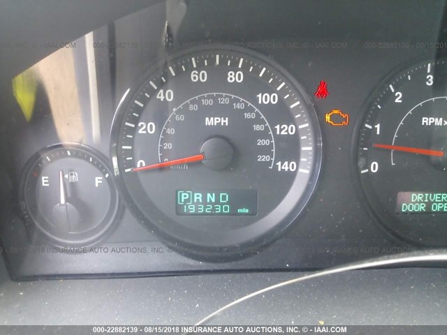 1J4GR48KX5C695766 - 2005 JEEP GRAND CHEROKEE LAREDO/COLUMBIA/FREEDOM 白色 照片 7