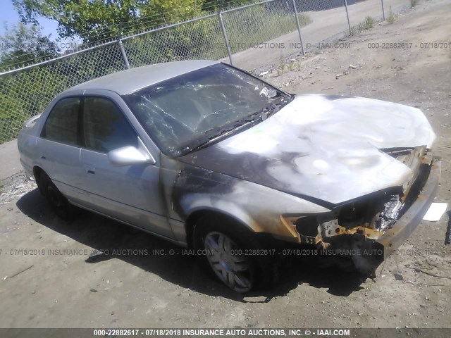 4T1BG22K01U100152 - 2001 TOYOTA CAMRY CE/LE/XLE 银色 照片 1