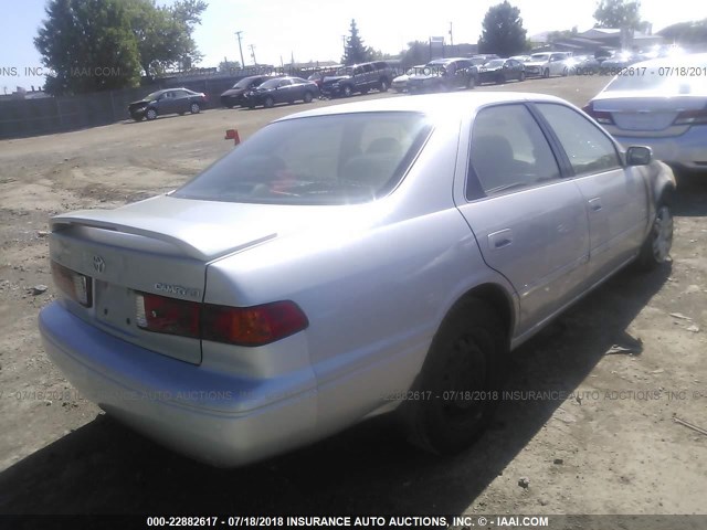 4T1BG22K01U100152 - 2001 TOYOTA CAMRY CE/LE/XLE 银色 照片 4