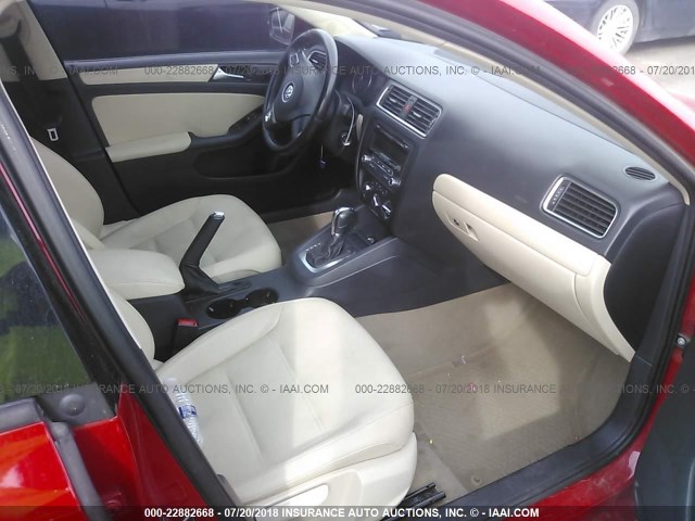 3VWDX7AJXCM339392 - 2012 VOLKSWAGEN JETTA SE RED photo 5