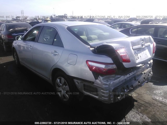 4T1BE46KX8U216691 - 2008 TOYOTA CAMRY CE/LE/XLE/SE SILVER photo 3