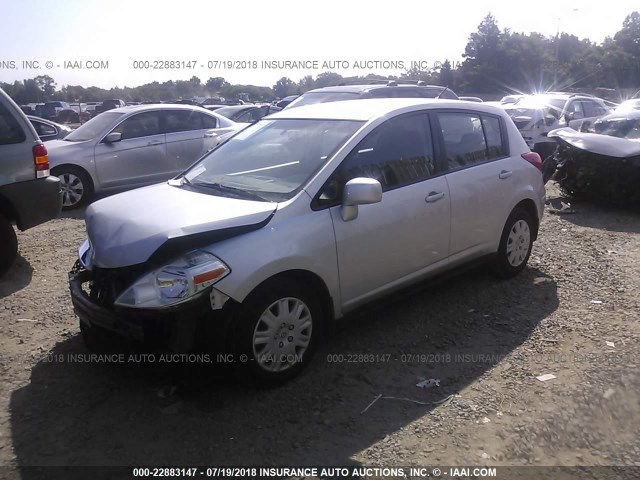 3N1BC1CP7AL450704 - 2010 NISSAN VERSA S/SL SILVER photo 2