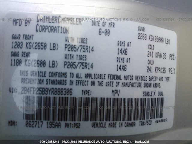 2B4FP25B9YR888306 - 2000 DODGE CARAVAN SILVER photo 9