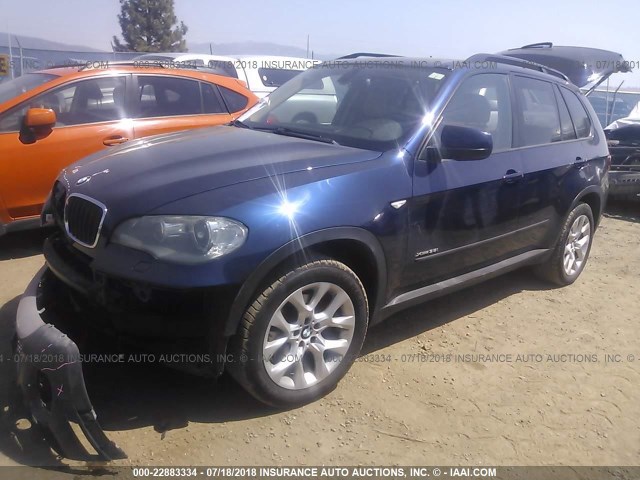 5UXZV4C54BL415751 - 2011 BMW X5 XDRIVE35I BLUE photo 2