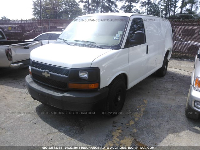 1GCWGFCA6D1136551 - 2013 CHEVROLET EXPRESS G2500  WHITE photo 2