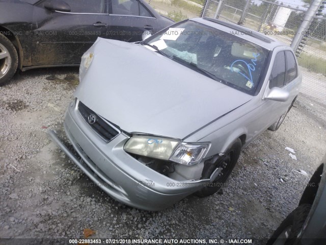 4T1BF28K7YU097724 - 2000 TOYOTA CAMRY LE/XLE 金色 照片 2