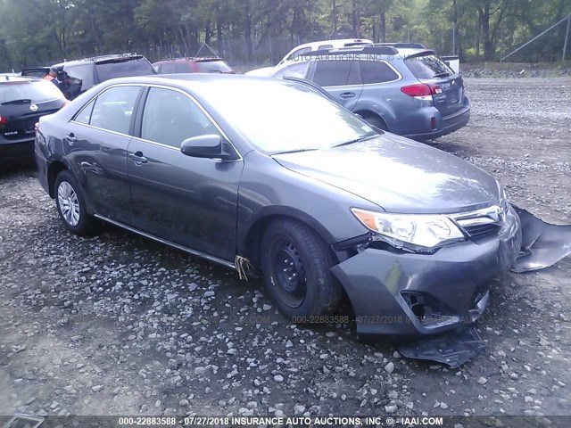 4T4BF1FK0ER402396 - 2014 TOYOTA CAMRY L/SE/LE/XLE GRAY photo 1