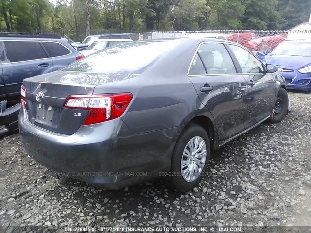 4T4BF1FK0ER402396 - 2014 TOYOTA CAMRY L/SE/LE/XLE GRAY photo 4