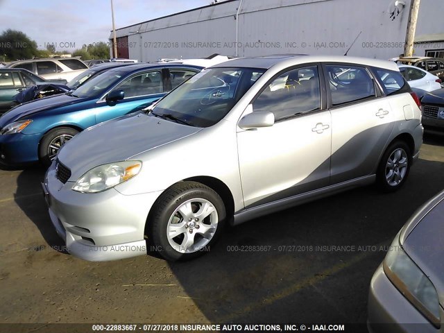 2T1KR32E24C242082 - 2004 TOYOTA COROLLA MATRIX XR SILVER photo 2