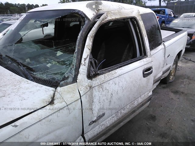 2GCEC19T611152094 - 2001 CHEVROLET SILVERADO C1500 WHITE photo 6