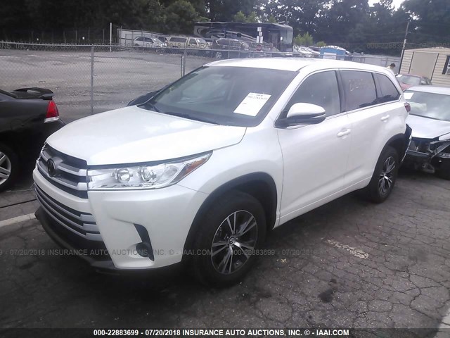 5TDZARFH1HS031952 - 2017 TOYOTA HIGHLANDER LE WHITE photo 2