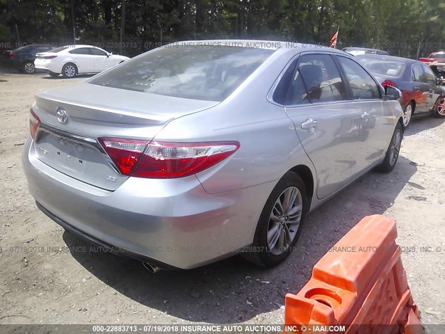4T1BF1FK6GU157164 - 2016 TOYOTA CAMRY LE/XLE/SE/XSE SILVER photo 4