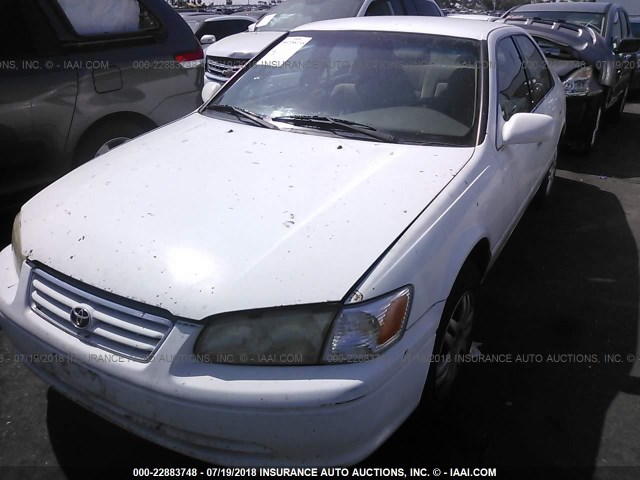 4T1BF22K1YU955052 - 2000 TOYOTA CAMRY LE/XLE WHITE photo 2
