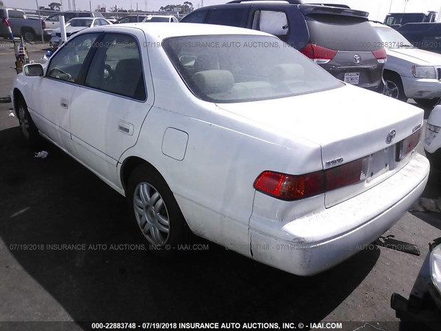 4T1BF22K1YU955052 - 2000 TOYOTA CAMRY LE/XLE WHITE photo 3