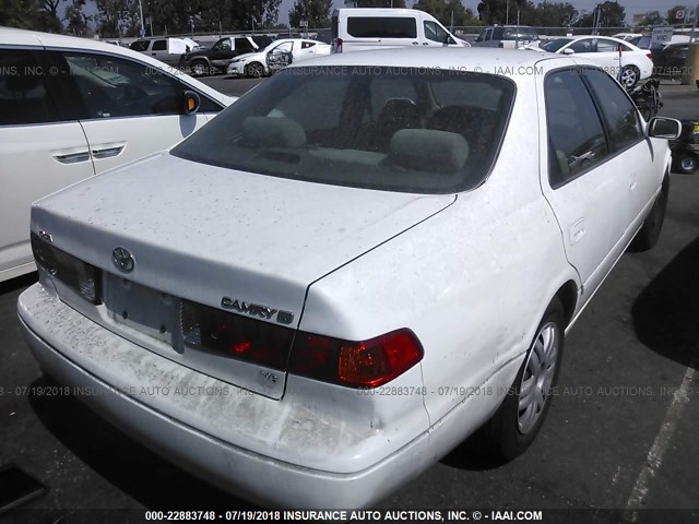 4T1BF22K1YU955052 - 2000 TOYOTA CAMRY LE/XLE WHITE photo 4