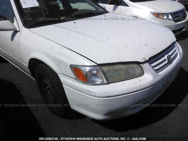 4T1BF22K1YU955052 - 2000 TOYOTA CAMRY LE/XLE WHITE photo 6