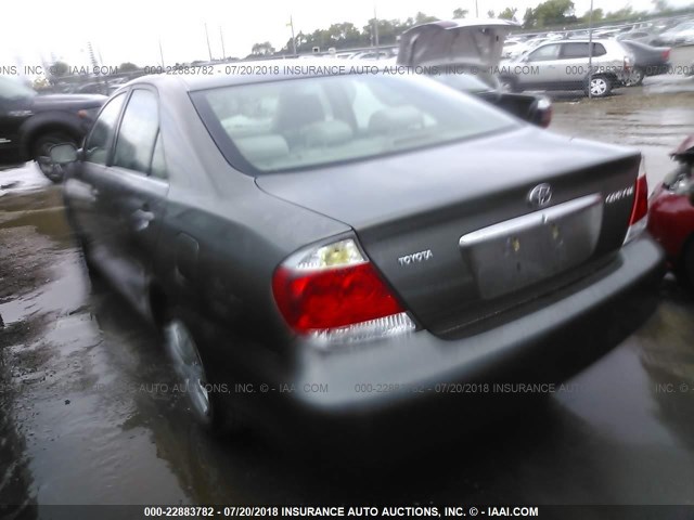 4T1BE32K15U969988 - 2005 TOYOTA CAMRY LE/XLE/SE 灰色 照片 3
