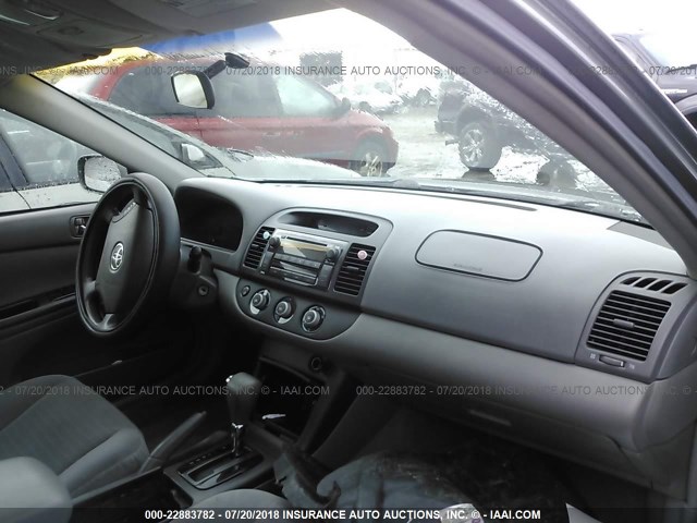 4T1BE32K15U969988 - 2005 TOYOTA CAMRY LE/XLE/SE 灰色 照片 5