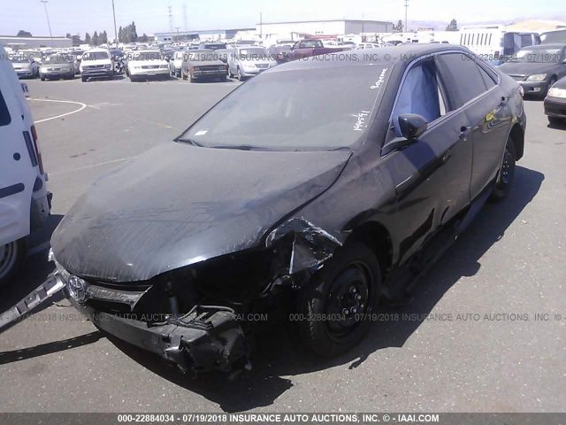 4T1BF1FK1GU194591 - 2016 TOYOTA CAMRY LE/XLE/SE/XSE 黑色 照片 2