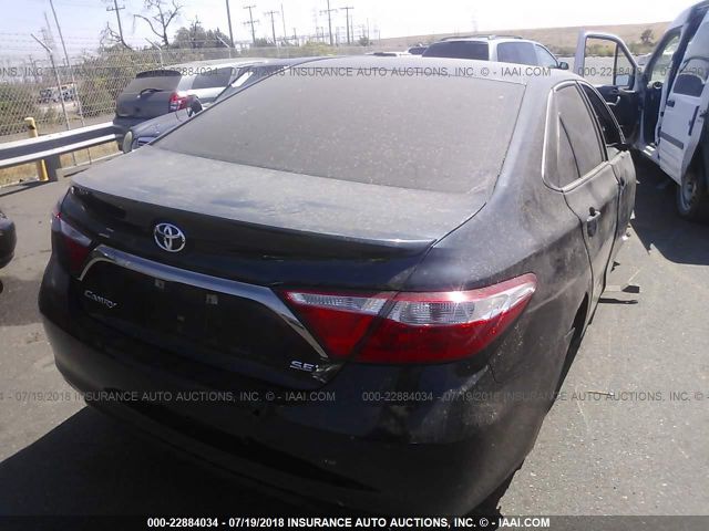 4T1BF1FK1GU194591 - 2016 TOYOTA CAMRY LE/XLE/SE/XSE 黑色 照片 4