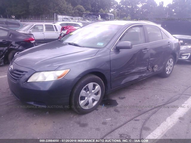 4T1BE46K67U004398 - 2007 TOYOTA CAMRY NEW GENERAT CE/LE/XLE/SE GRAY photo 2