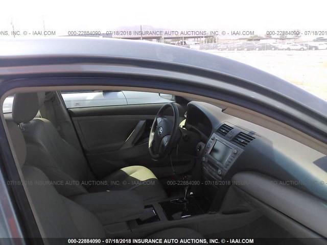 JTNBK3EK8A3049506 - 2010 TOYOTA CAMRY SE/LE/XLE GREEN photo 5