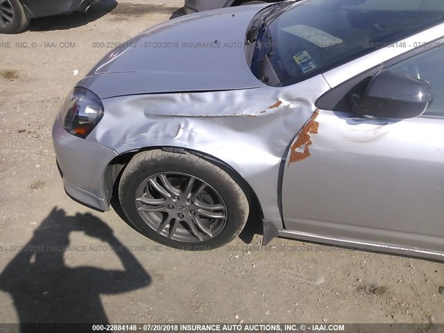 JH4DC54815S002730 - 2005 ACURA RSX SILVER photo 6