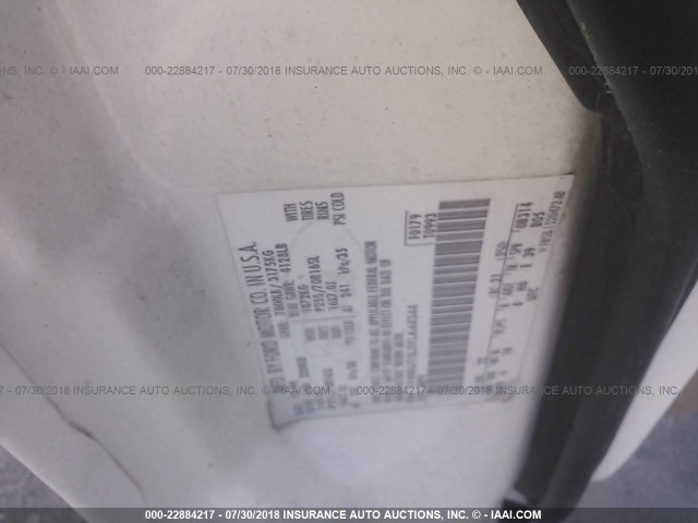 1FMRU15L5YLA44344 - 2000 FORD EXPEDITION XLT WHITE photo 9