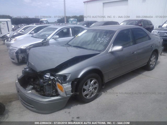 JT2BF22K5Y0250744 - 2000 TOYOTA CAMRY CE/LE/XLE GRAY photo 2