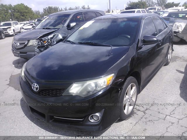 4T1BF1FK9CU593226 - 2012 TOYOTA CAMRY SE/LE/XLE BLACK photo 2