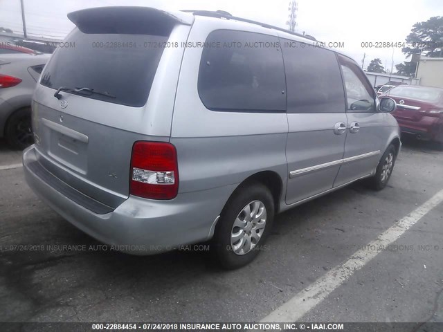 KNDUP131X56627641 - 2005 KIA SEDONA EX/LX SILVER photo 4