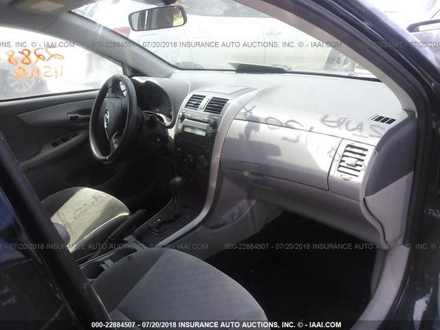 JTDBL40EX9J019410 - 2009 TOYOTA COROLLA LE/XLE BLACK photo 5