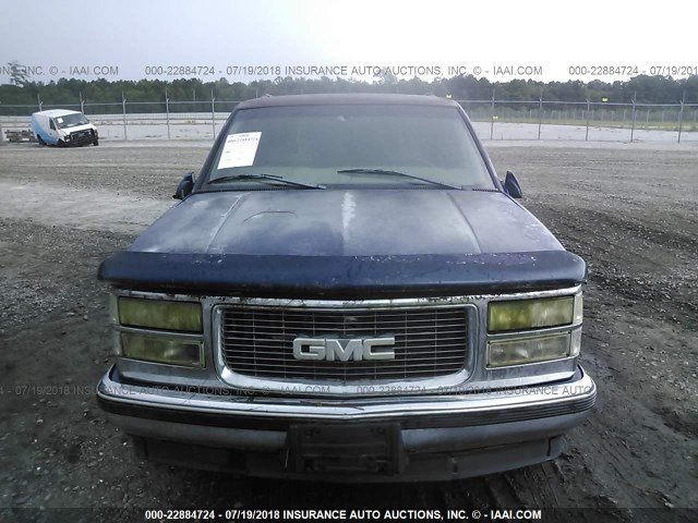 1GKEC16R2WJ707388 - 1998 GMC SUBURBAN C1500 BLUE photo 6