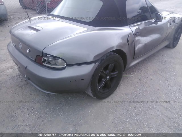 WBACN33411LK47037 - 2001 BMW Z3 2.5 GRAY photo 6