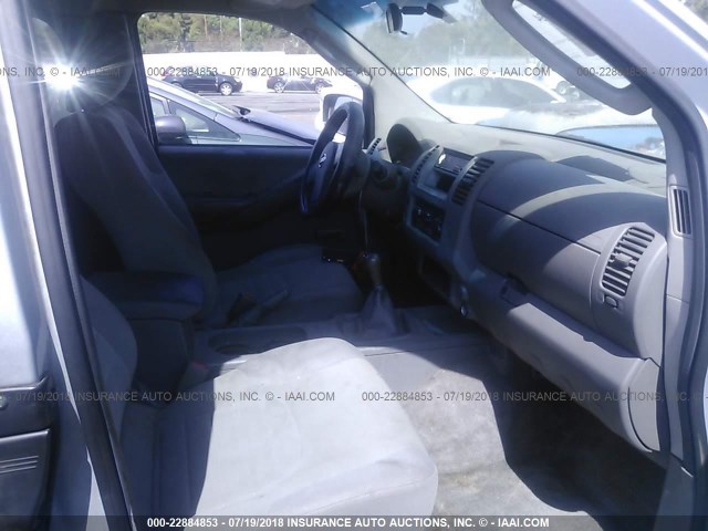 1N6BD0CT1BC416723 - 2011 NISSAN FRONTIER S/SV SILVER photo 5