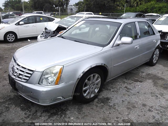 1G6KH5EY7AU136927 - 2010 CADILLAC DTS PREMIUM COLLECTION SILVER photo 2