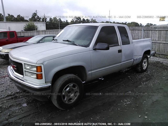 2GTEK19K1S1561034 - 1995 GMC SIERRA K1500 SILVER photo 2