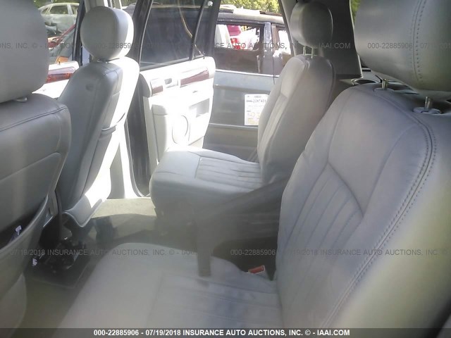 5LMFU28R84LJ32997 - 2004 LINCOLN NAVIGATOR Schwarz Foto 8