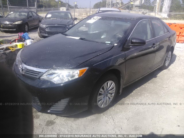 4T4BF1FK7CR216206 - 2012 TOYOTA CAMRY SE/LE/XLE BLACK photo 2