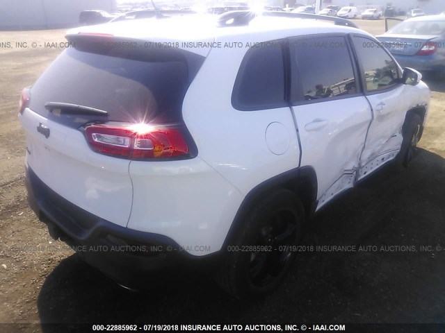 1C4PJMCX2JD549849 - 2018 JEEP CHEROKEE LATITUDE WHITE photo 4