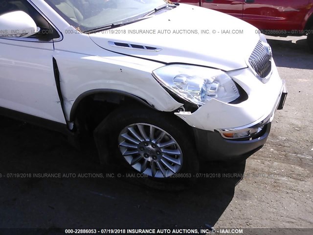 5GAKRBED6BJ358448 - 2011 BUICK ENCLAVE CXL WHITE photo 6