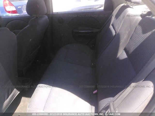 KL1TD56676B648627 - 2006 CHEVROLET AVEO LS SILVER photo 8